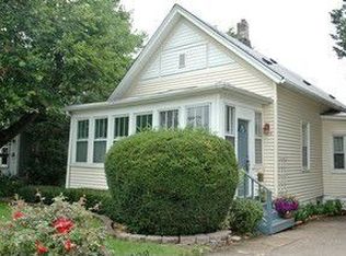 810 Warren Ave, Downers Grove, IL 60515