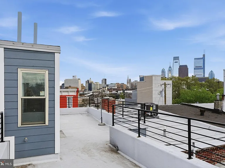 1807 Wylie St — Photo 34