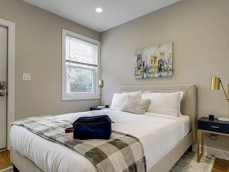 1013 E St SE #4 — Photo 7
