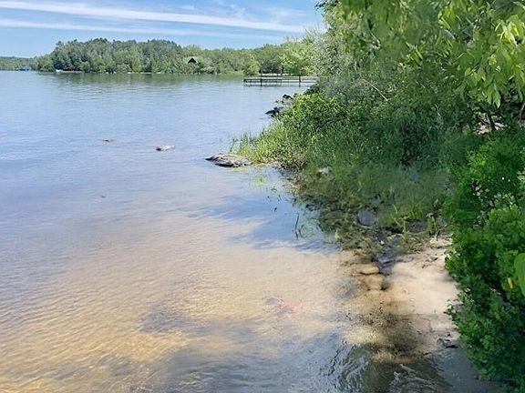 2nd image of 1317 N Pioneer Rd