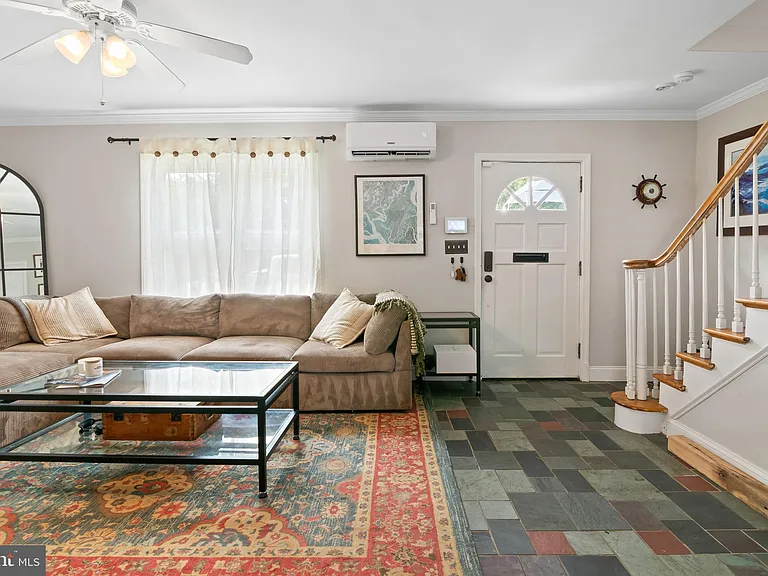 214 Sumner Rd — Photo 4