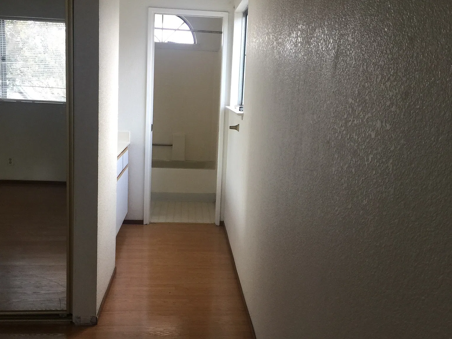 Yvette Way - 107 D — Photo 2