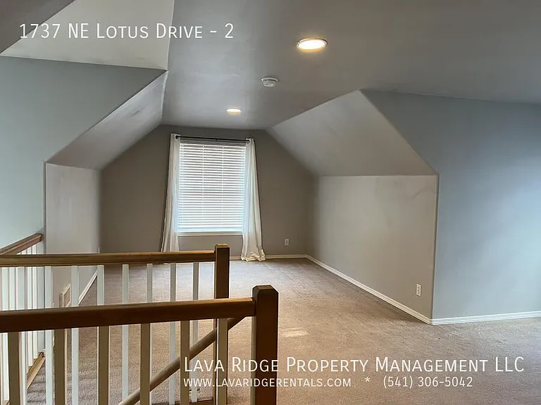 1737 NE Lotus Dr #2 — Photo 28
