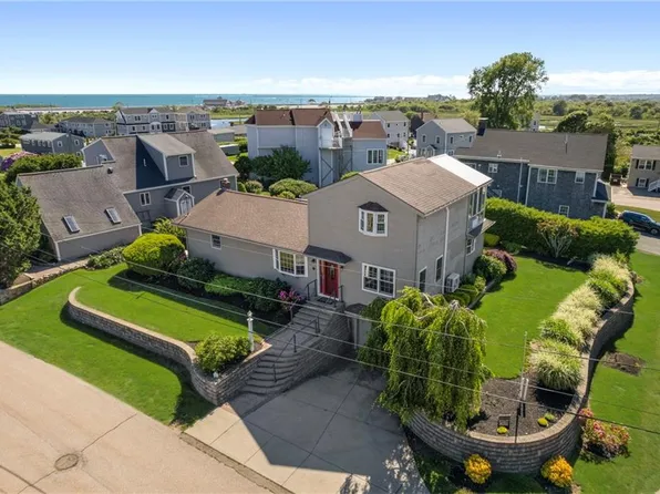 3 Larch Ave, Narragansett, RI 02882