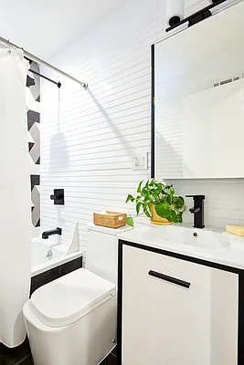 Rented by Venn NY Inc | media 25