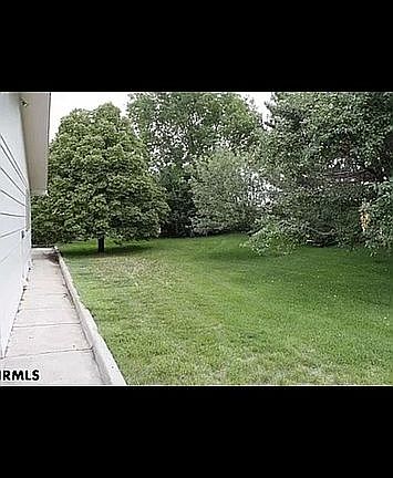 5th image of 1124 E 8th St