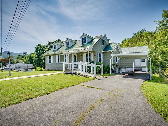 3rd image of 22208 Lincoln Cir