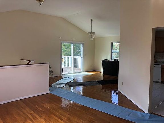 3rd image of 126 Maida Ave