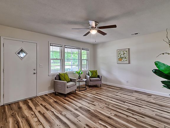 5th image of 2301 Laurie St
