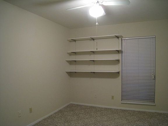 4th image of 953 Middle Cove Dr