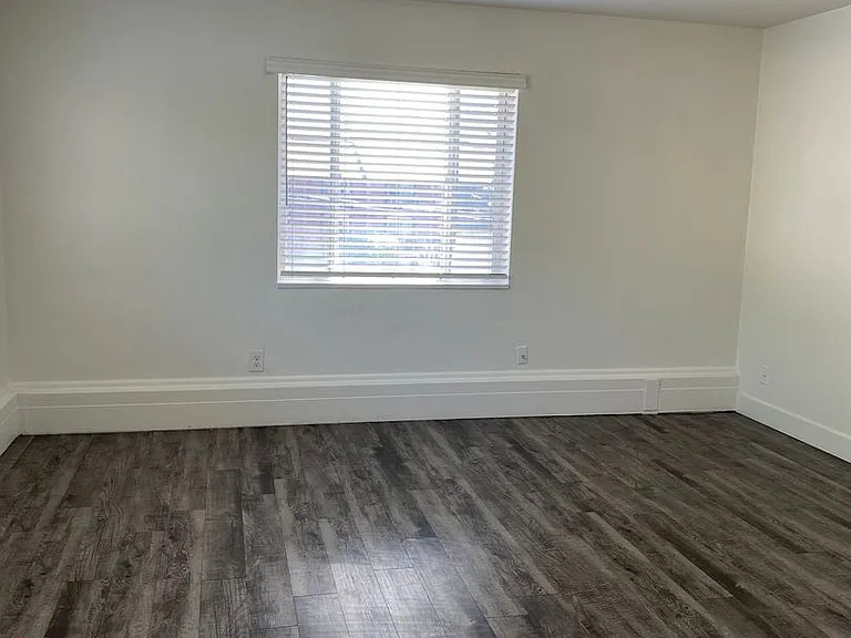 221 N Quince St — Photo 27