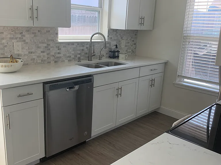 9946 Camfield Ave — Photo 1