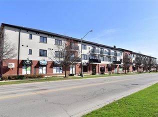 170 Rockhaven Ln #210, Hamilton, ON L8B1B5