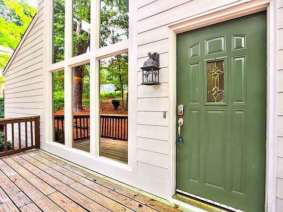 5th image of 3222 Bluff Rd