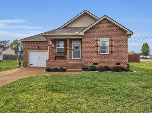 1372 Piercy Ct, Lebanon, TN 37087