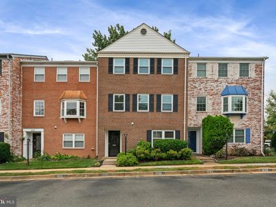 8133 Larkin Ln, Vienna, VA, 22182