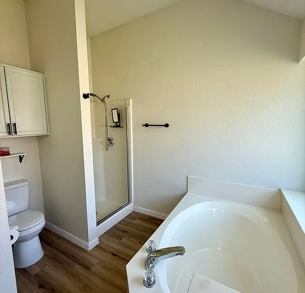 309 Catherine St — Photo 14