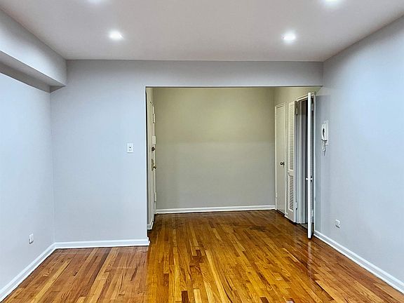 3rd image of 14050 Burden Cres APT 5G