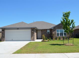 4817 E Galveston St, Broken Arrow, OK 74014