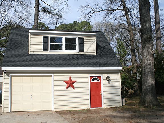 2nd image of 39 Alpine St