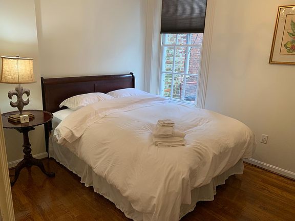 4th image of 117 S Royal St APT 203