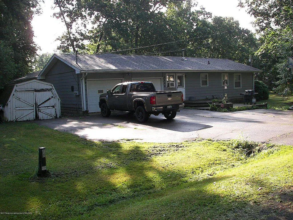 3 bed, 1.5 bath, 1000 sqft, $1,200 — Photo 2