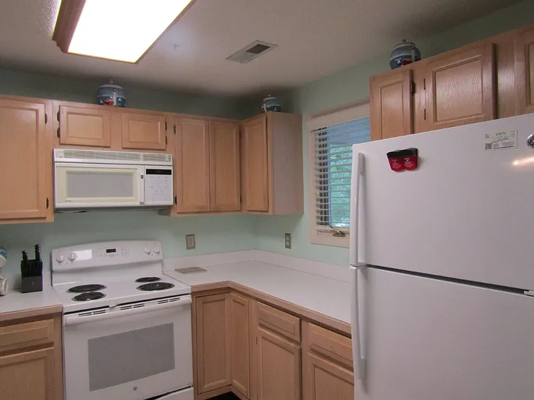 1221 Tidewater Dr #321 — Photo 3