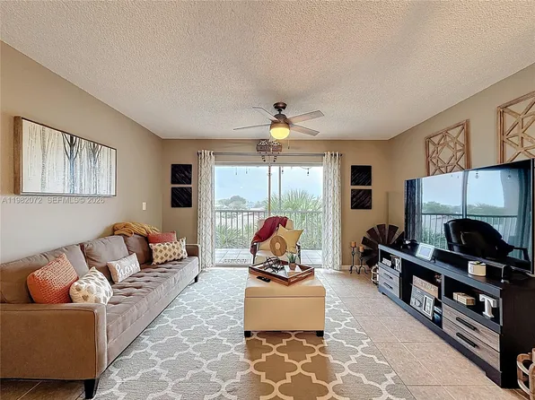 17000 NW 67th Ave APT 423, Hialeah, FL 33015