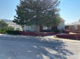 1127 9th St, Rawlins, WY 82301