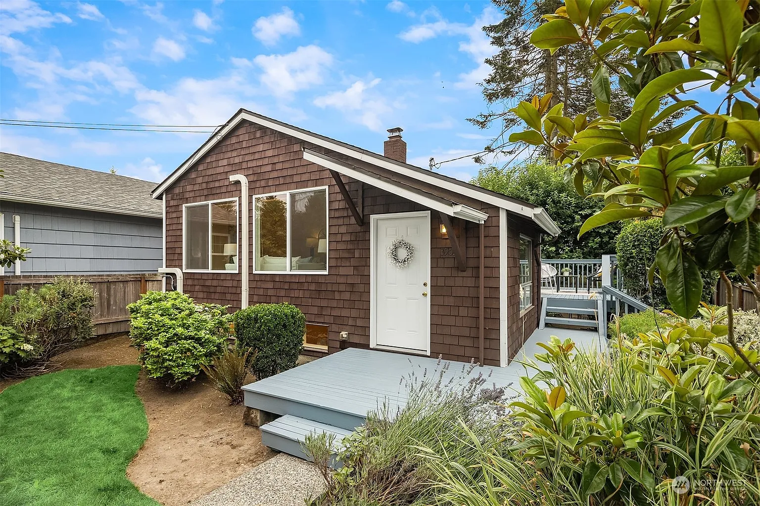 3901 NE 51st Street photo 1