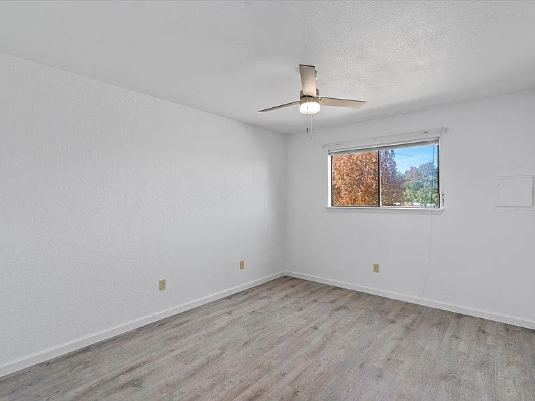 1312 Zephyr Ln — Photo 12