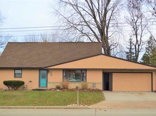 2097 S Ridge Rd, Green Bay, WI 54304