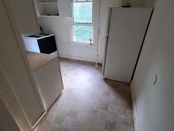 4th image of 713 Chatham Ave #D