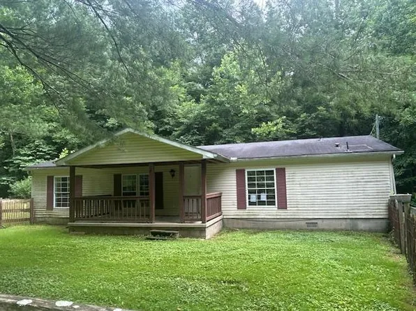 1552 Claylick Crk, Argillite, KY 41121