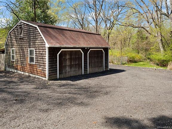 4th image of 588 Webbs Hill Rd