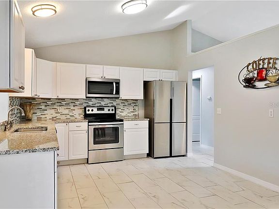 5th image of 2523 Sabal Palm Dr
