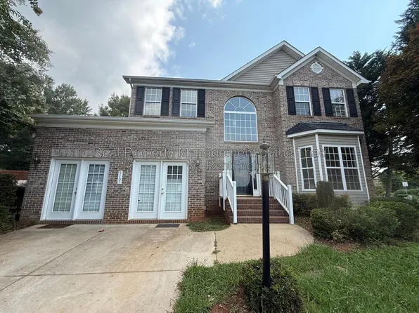5101 Ivystone Ln, Winston Salem, NC 27104