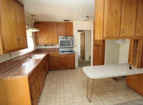 5th image of 11695 Verona St
