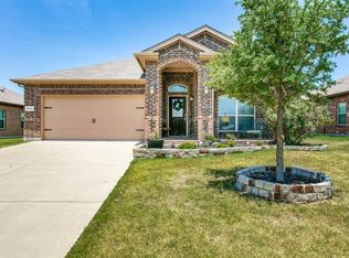 5111 Meadow Ln, Krum, TX 76249