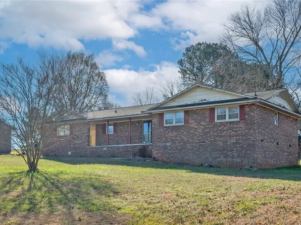 221 Greenland Rd, Anderson, SC 29626