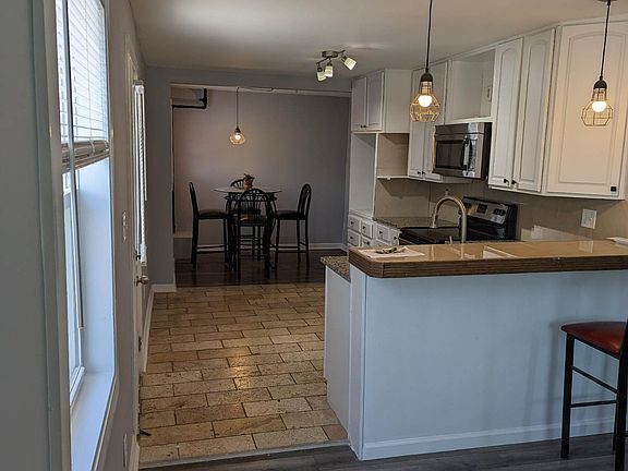 3rd image of 2022 E 34th St