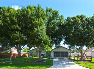 890 Wentworth St, Sebastian, FL 32958