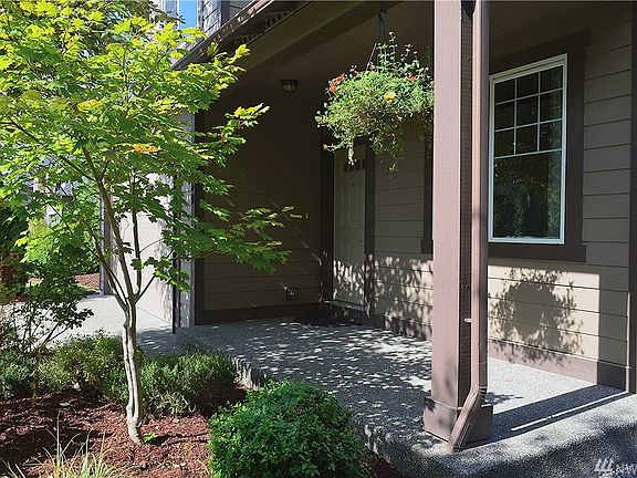2nd image of 15809 19th Ave E