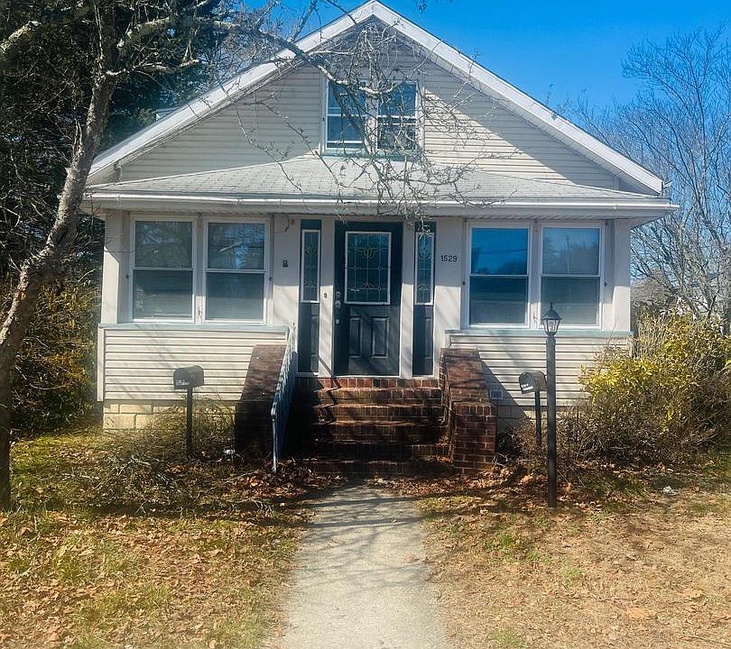 1st image of 1529 N Franklin Blvd