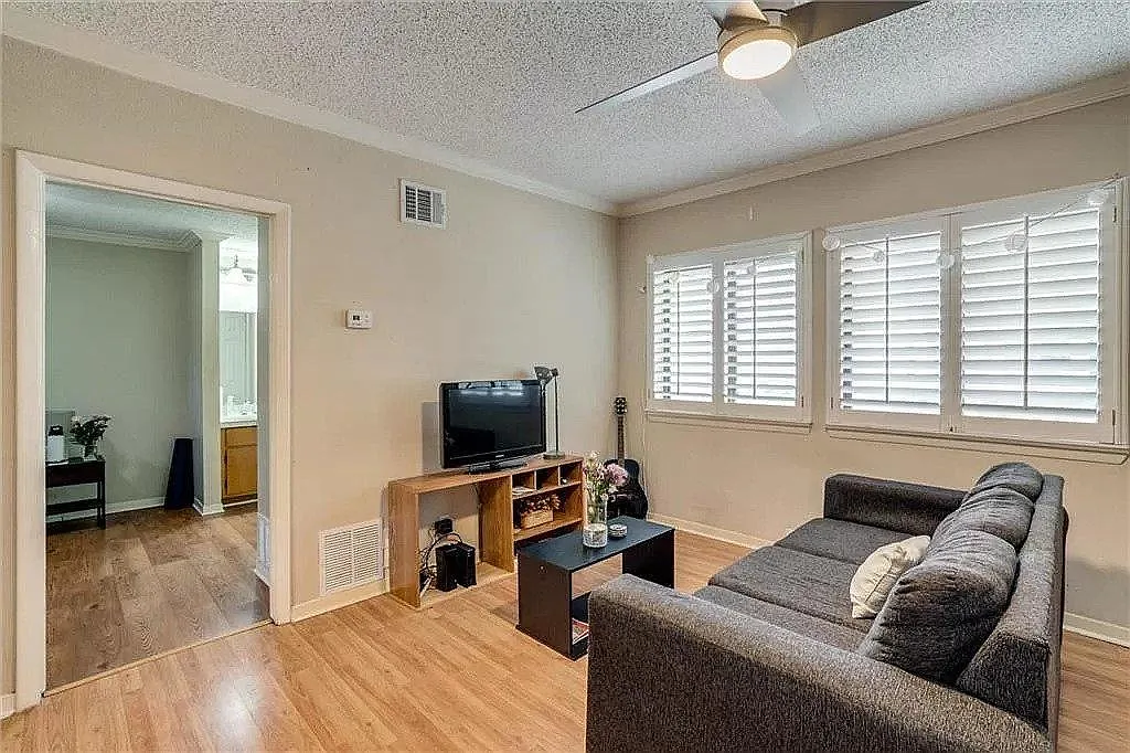 Building Photo - 2510 San Gabriel St #304