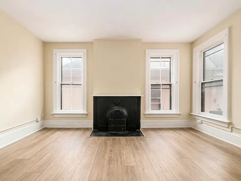 41 King Ave #D — Photo 3