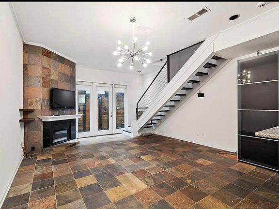 2nd image of 4407 Buena Vista St APT 9