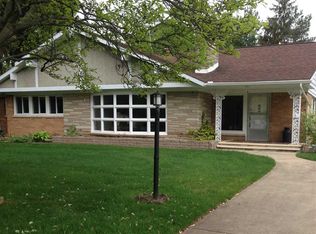 1561 Delta Dr, Saginaw, MI
