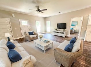 201 Silverthorn Dr, Brooklet, GA 30415