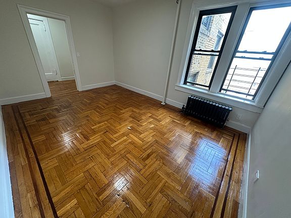 4th image of 2978 E 196th St APT 1C